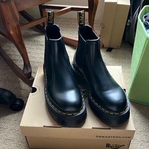 Platform Dr Martens chelsea boots